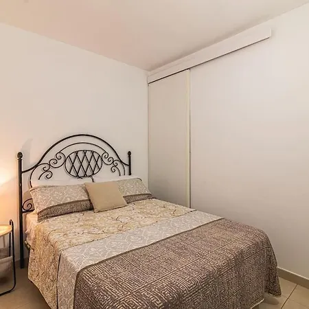 As De Casas - Los Cristianos Steps From The Sea Apartment